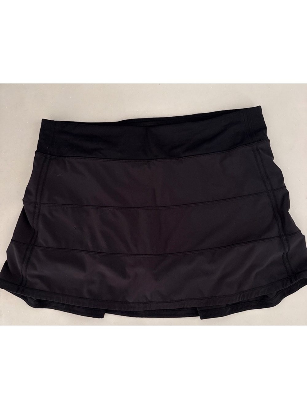 Lululemon black skirt size 10